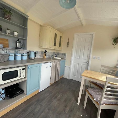 Kevara Shepherds Hut Finstown Exteriör bild