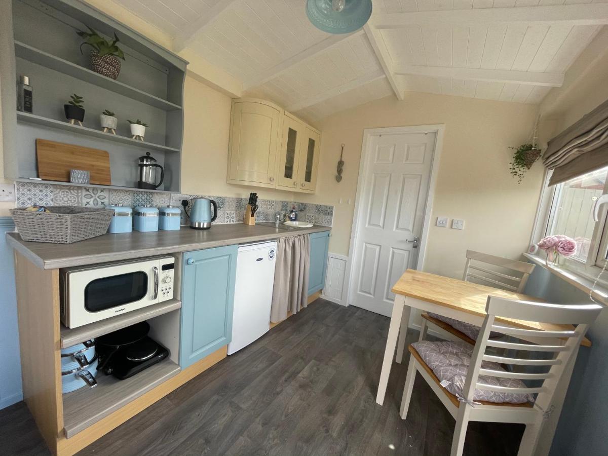 Kevara Shepherds Hut Finstown Exteriör bild